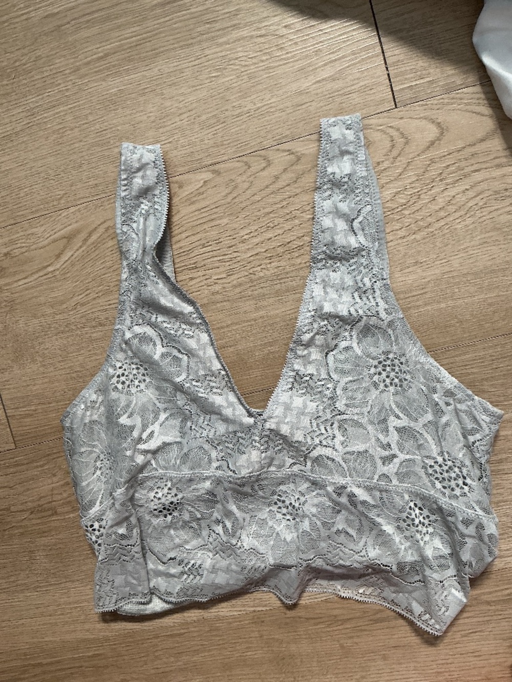 Lace V-Neck Bralette - Light Gray